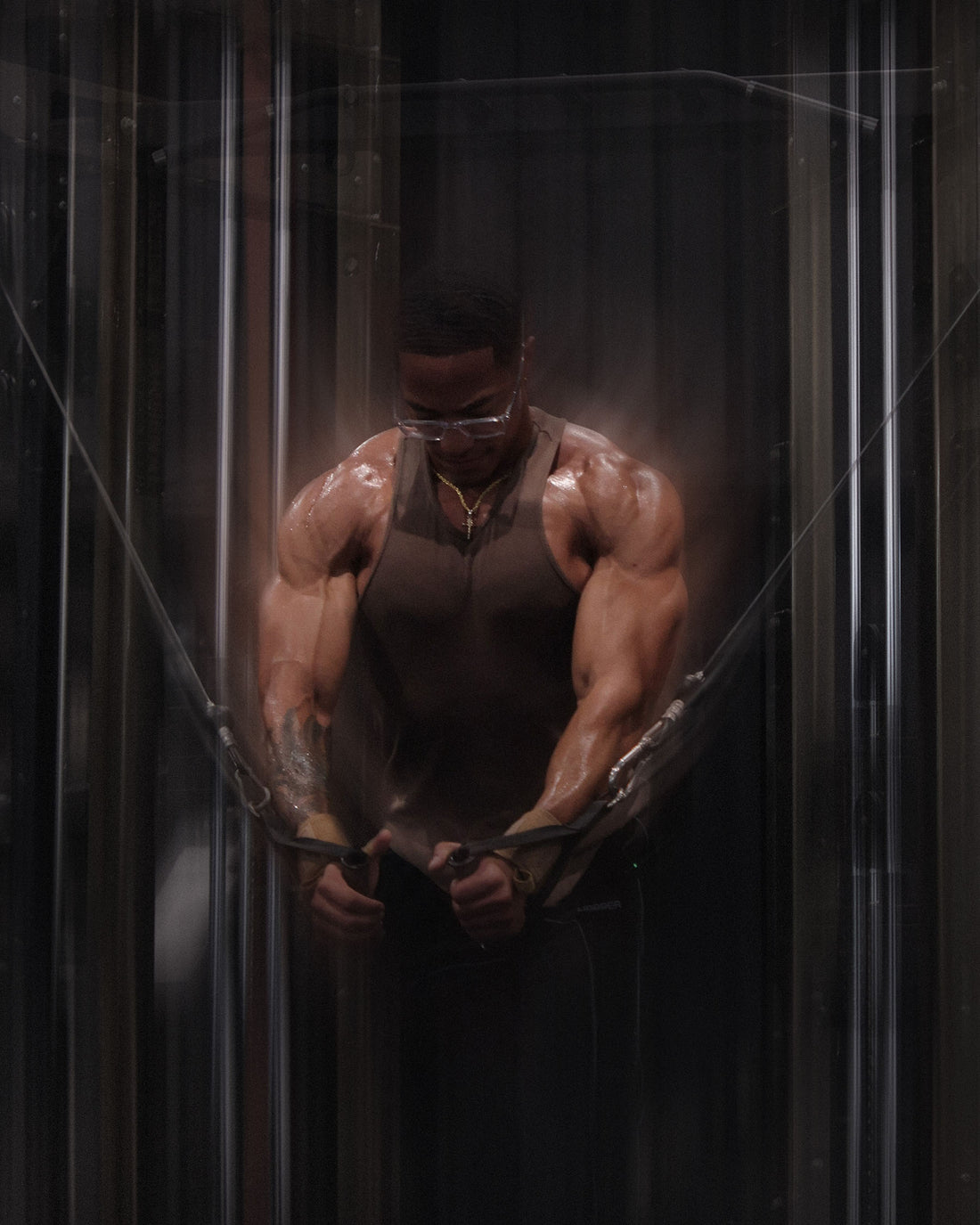 man doing drop sets