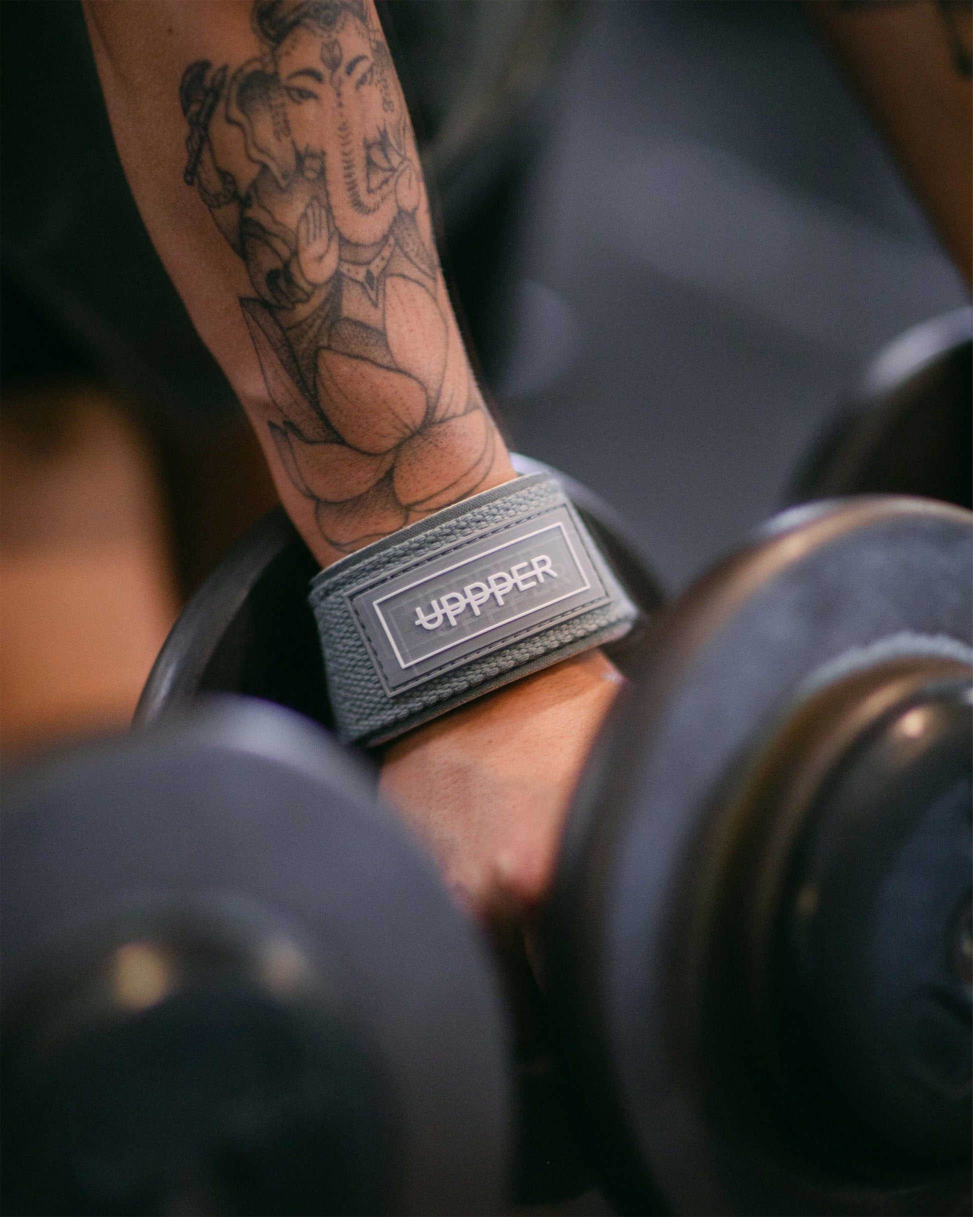 grey uppper lifting straps looped showing strap length and texture